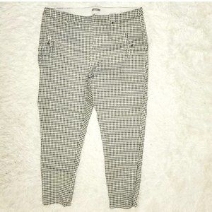 MAURICES PLUS GINGHAM PANTS SIZE 24